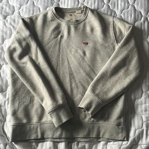 Grey Levi’s Crewneck